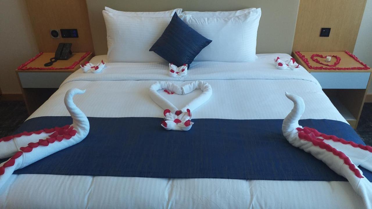 Al Hayat Hotel Sharjah Bagian luar foto