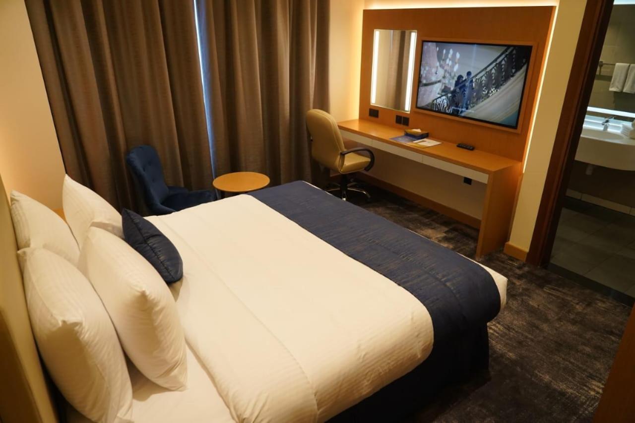 Al Hayat Hotel Sharjah Bagian luar foto