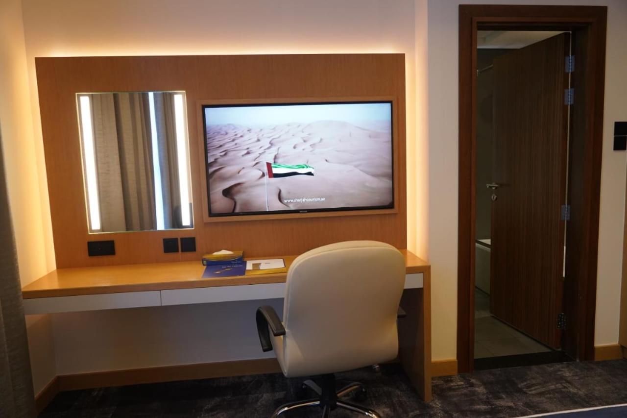 Al Hayat Hotel Sharjah Bagian luar foto